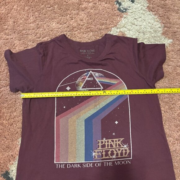 Pink Floyd Dark Side of The Moon Size L Purple Short Sleeve TShirt Festival Tee - Picture 3 of 5